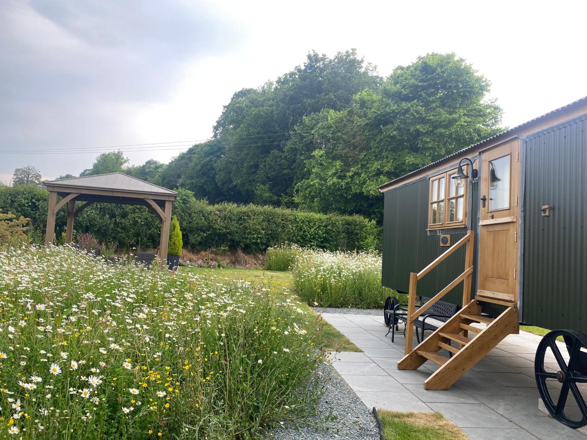 Hotel Woody'S Retreat à Bolton by Bowland Extérieur photo